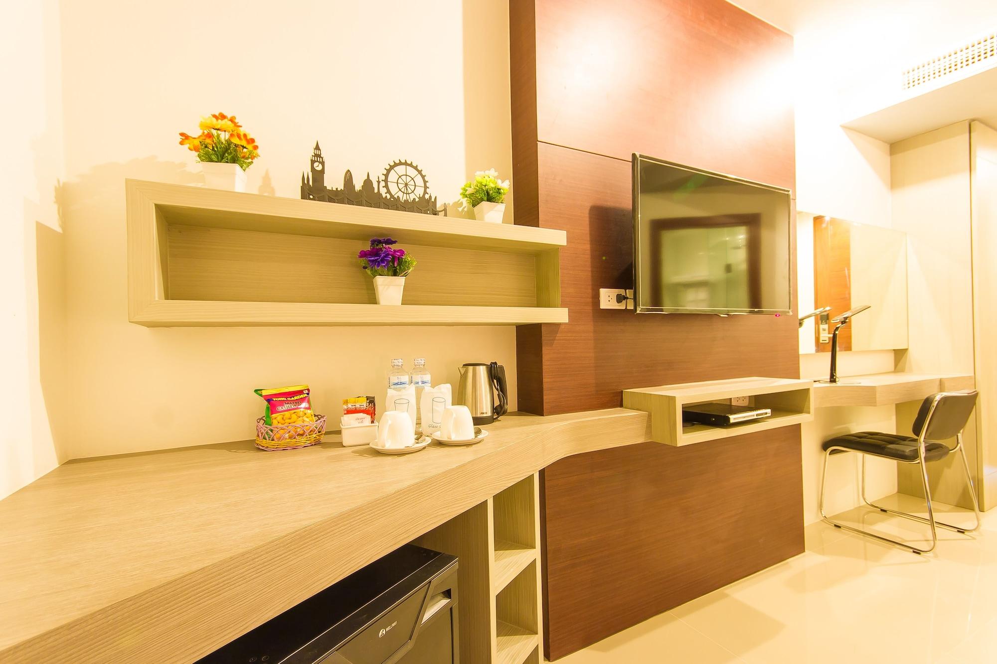 Patong Hemingways Silk Hotel מראה חיצוני תמונה