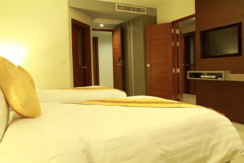 Patong Hemingways Silk Hotel מראה חיצוני תמונה