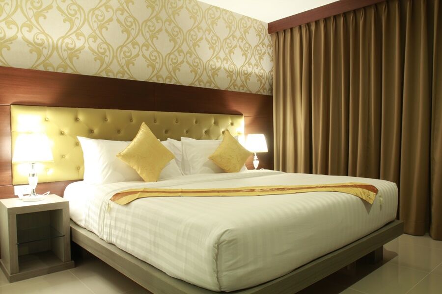 Patong Hemingways Silk Hotel מראה חיצוני תמונה