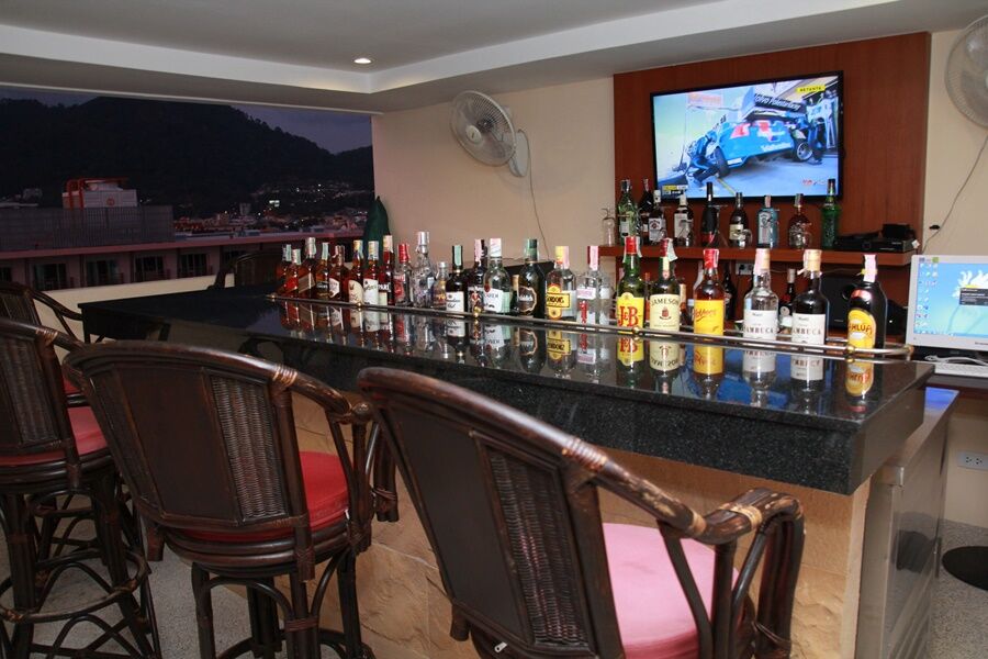 Patong Hemingways Silk Hotel מראה חיצוני תמונה