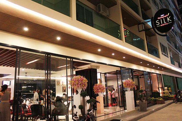 Patong Hemingways Silk Hotel מראה חיצוני תמונה