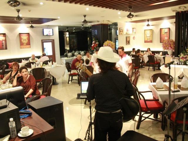 Patong Hemingways Silk Hotel מראה חיצוני תמונה