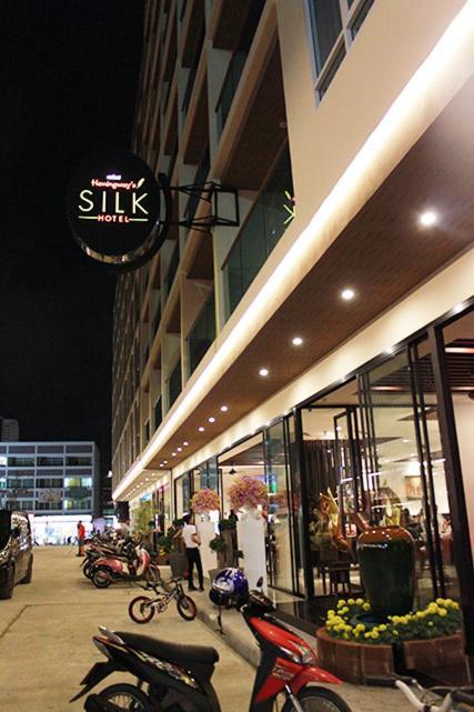 Patong Hemingways Silk Hotel מראה חיצוני תמונה